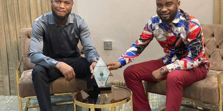 Dr. Godspower Oshodin Honoured by Apples Bite Award for his Contribution to Arts and Literature