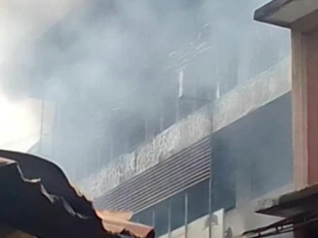 Fire Guts Another 4-Storey Building In Balogun Market