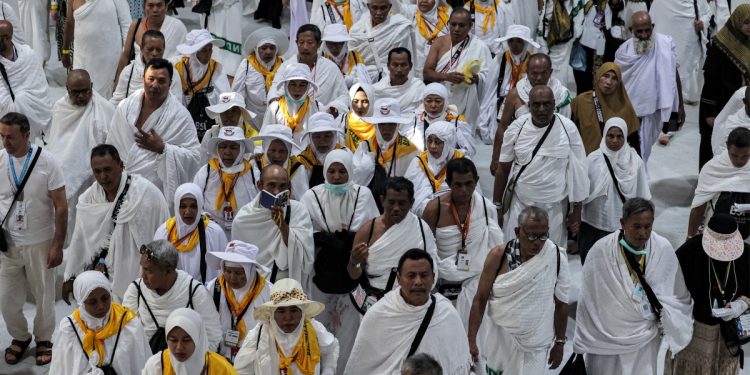HAJJ PILGRIMAGE: Over 1.5m Muslim Pilgrims Pray on Mount Arafat