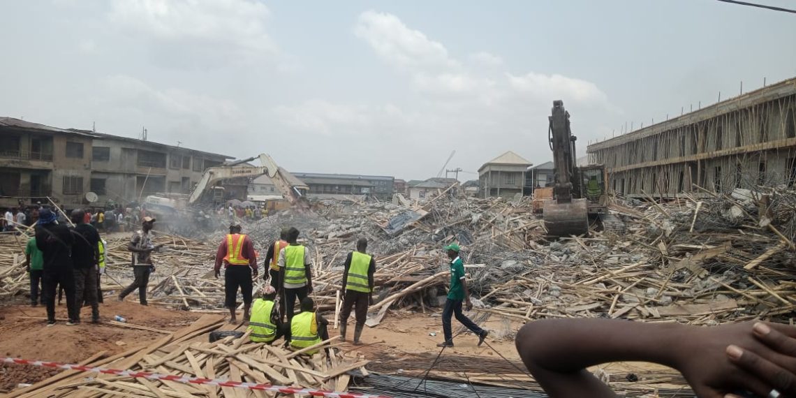ANAMBRA: 200 Rescued as Three-Storey Building Collapses