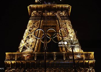OLYMPICS FINAL DAY: Man Arrested for Climbing Eiffel Tower