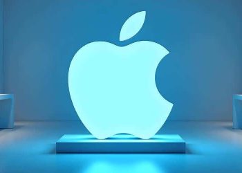 Apple Staff Sues Firm for Allegedly Spying on its Workers