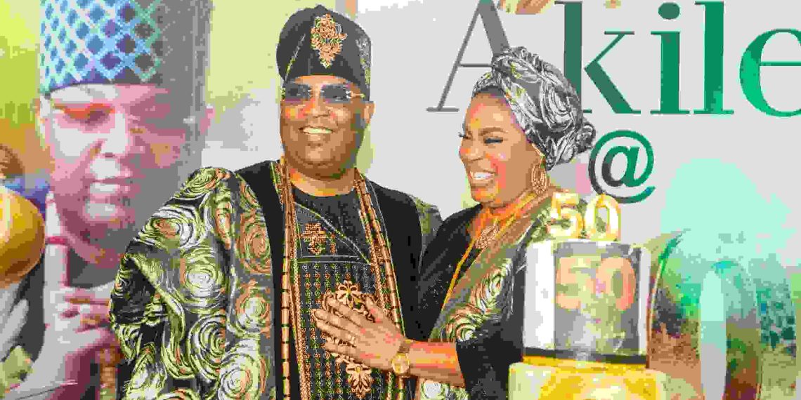 Remo Secondary School 88/93 Set Honors National President Aare Adetola Emmanuelking with Surprise Birthday Celebration