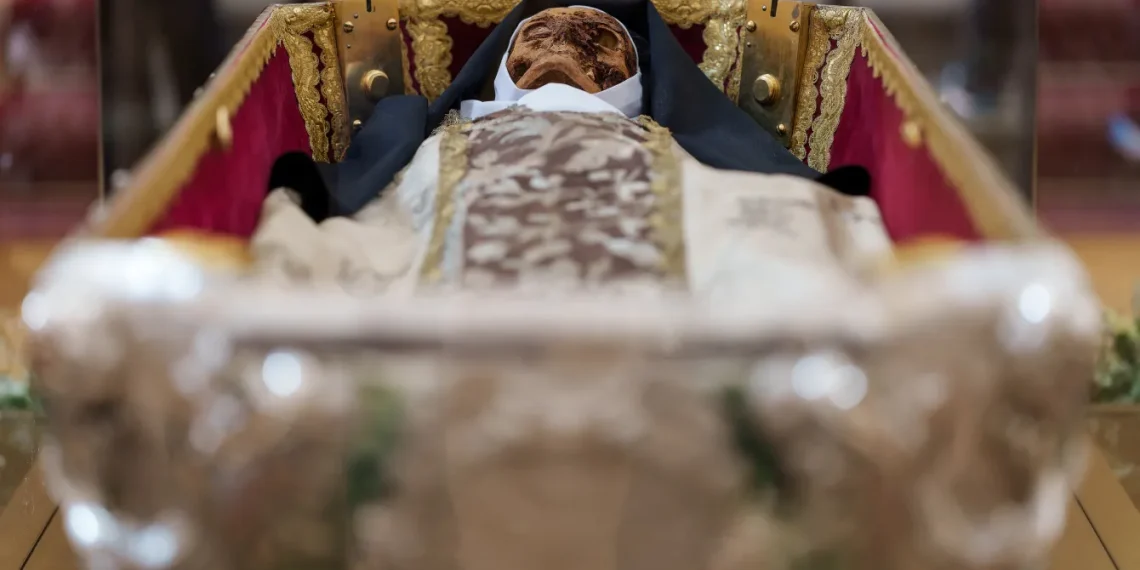 Corpse of 16th Century Catholic Saint Unveiled to the Public
