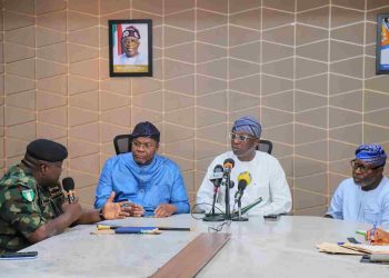 Lagos State Government Partners with Nigerian Navy for Apapa Cleanup Initiative