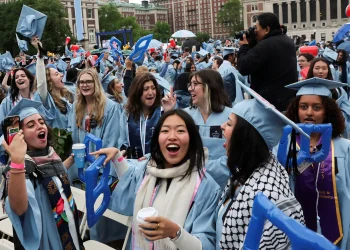 Trump to Revoke US Visas of Nearly 300 Thousand Chinese Students