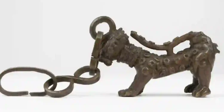 Cambridge University Hands Over 116 Benin Artefacts to Nigeria