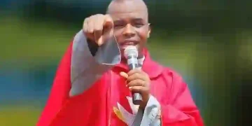 Mbaka Blasts Makinde, Says Governors Must Secure Citizens, Not Blame FG