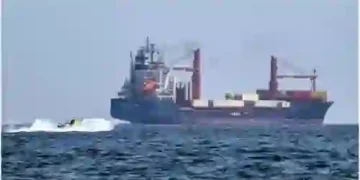 Iran Shuts Strait of Hormuz Again, Accuses US of Breaking Peace Deal