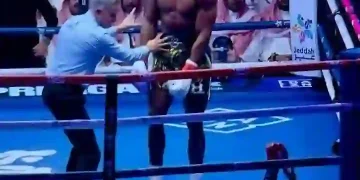 Anthony Joshua Survives Early Knockdowns to Beat Prenga