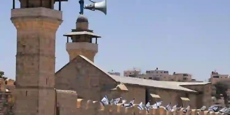 Israel Pushes Bill to Ban Mosque Loudspeakers for Muslim Call to Prayer