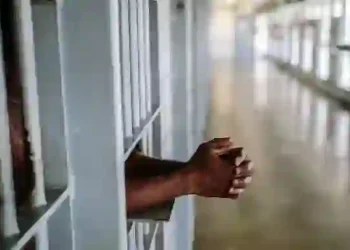 Woman Arrested Over Alleged Attempt to Smuggle Drugs Into Ogun Prison 17 Woman Arrested Over Alleged Attempt to Smuggle Drugs Into Ogun Prison