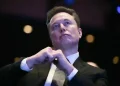 Musk Promises to Give Every American Child a Share in SpaceX
