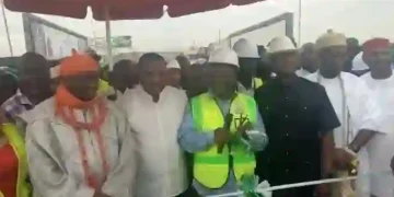 FG Reopens First Niger Bridge After 38 Days of Repairs