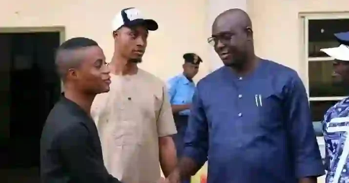 Ijebu North Students Rally Behind ₦10 Million Solar Gift to Ijebu Igbo General Hospital
