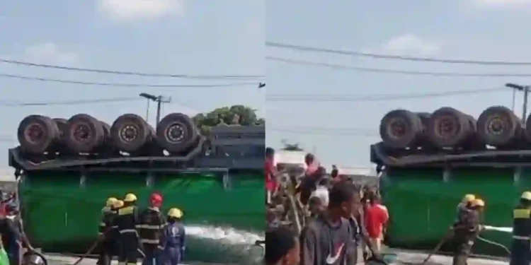 LASTMA Warns Nigerians Against Consuming Spilled Groundnut Oil After Tanker Accident in Lagos